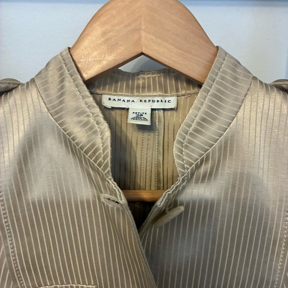 Banana Republic cotton/silk blend Gold Women's Jacket. Gorgeous! Size 2P - Picture 7 of 16